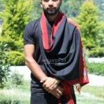 Kullu-Kingri-Design-Mens-Handloom-Woven-Wool-Stole-Scarf-Black-1.3.jpg