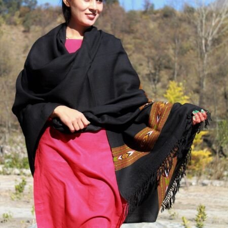 Tribal Himalayan Pure Wool Shawl: Artisanal Masterpiece