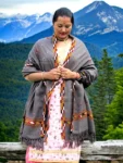 Kullu-Loom-Woven-Soft-Wool-Women-Fine-Design-Pattern-Shawl-Dark-Grey-Kingri-jaal-1.webp