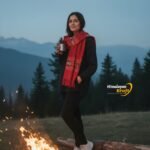 Grey Kullu handloom wool stole with traditional Himachali border, handwoven by artisans in Kullu, Himachal Pradesh. 2