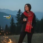 Grey Kullu handloom wool stole with traditional Himachali border, handwoven by artisans in Kullu, Himachal Pradesh. 2